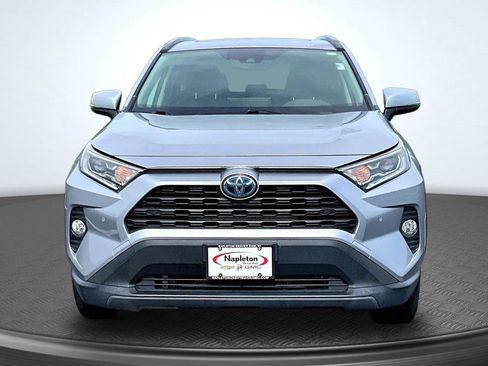 Used 2019 Toyota RAV4 XLE w/ Convenience Package AWD/4WD image 3
