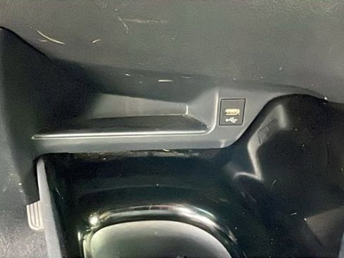 Used 2020 Toyota C-HR XLE image 18