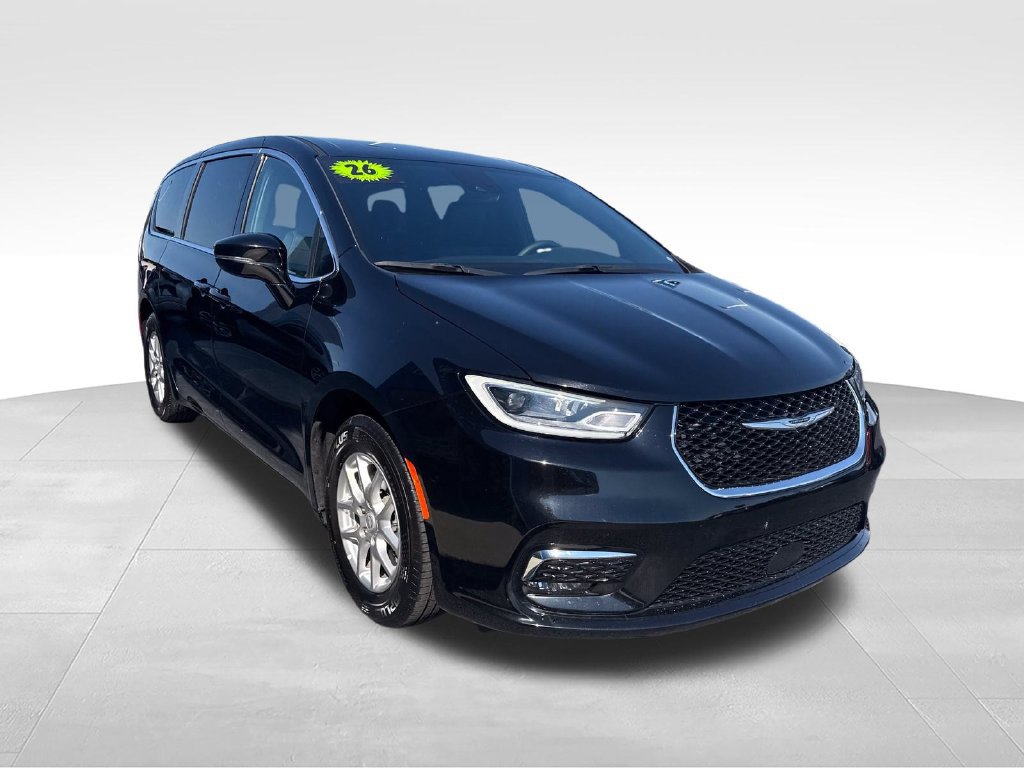 Used 2026 Chrysler Pacifica Select FWD image 8