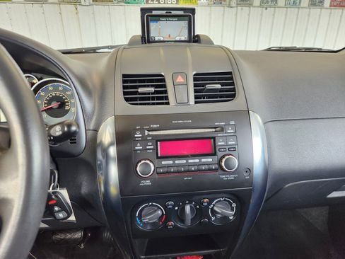 Used 2012 Suzuki SX4 Premium image 8