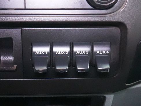 Used 2016 Ford F250 XL w/ XL Appearance Package AWD/4WD image 29