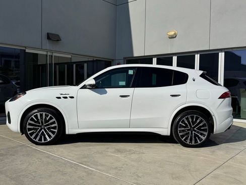 Used 2025 Maserati Grecale Modena AWD/4WD image 5