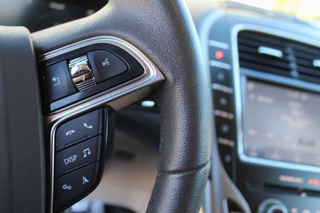 Used 2019 Lincoln Nautilus FWD image 18