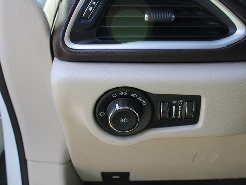 Used 2017 Chrysler Pacifica Touring Plus w/ Tire & Wheel Group image 74