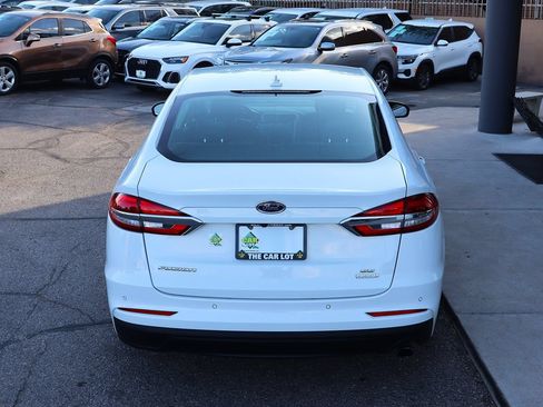 Used 2019 Ford Fusion SE FWD image 10
