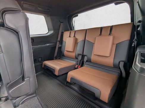 Used 2024 Lexus GX 550 w/ Accessory Package (2T) AWD/4WD image 22