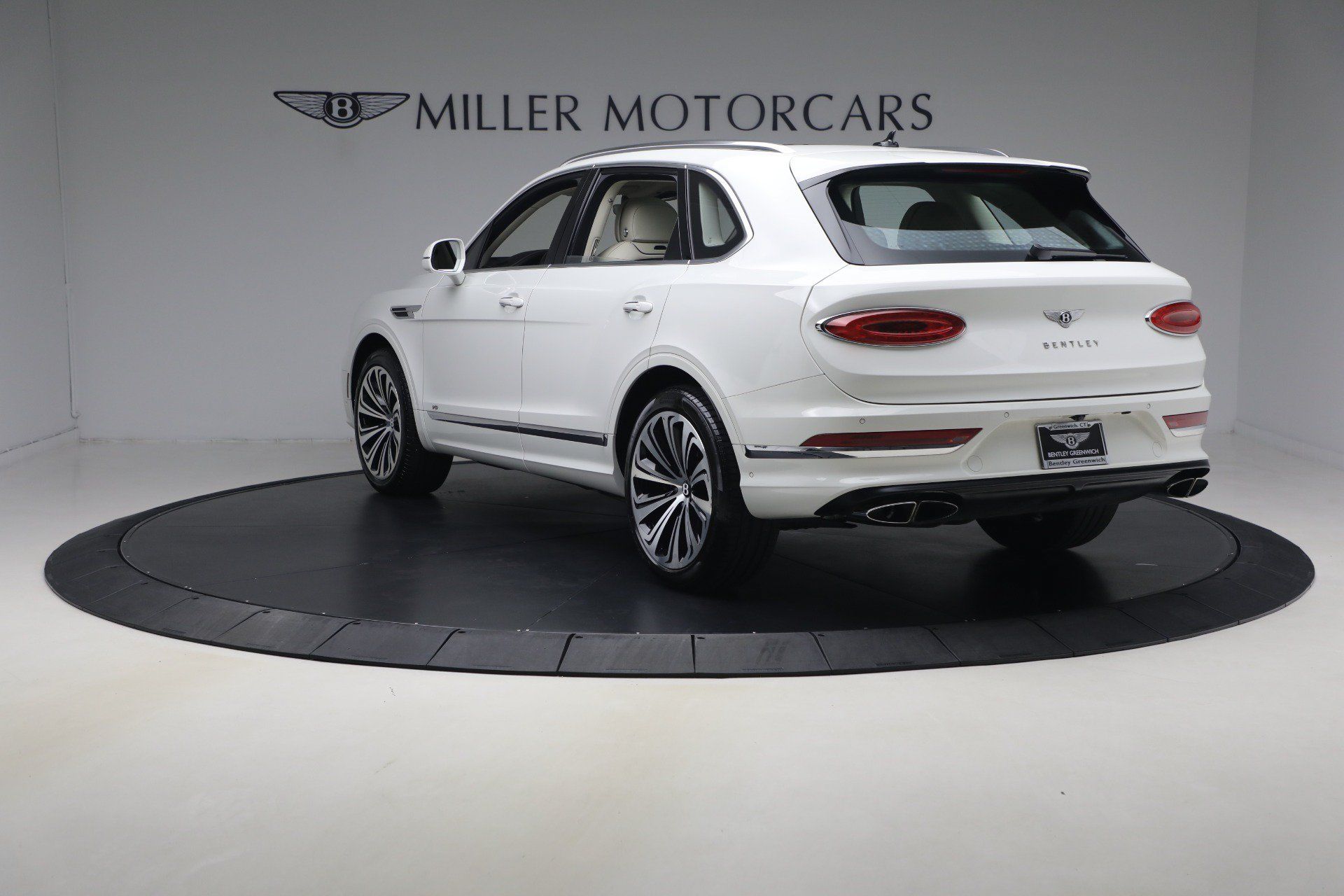 Certified 2022 Bentley Bentayga AWD/4WD image 5