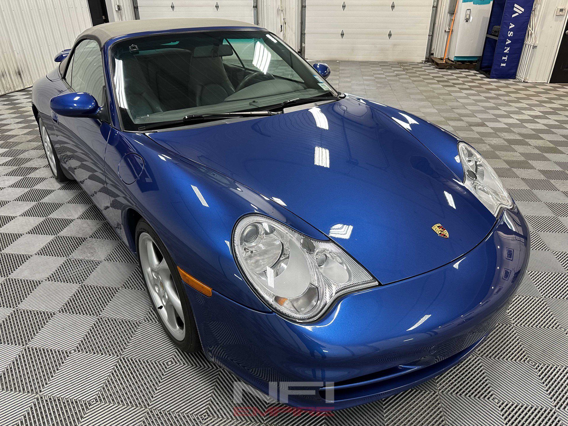 Used 2002 Porsche 911 Cabriolet image 10