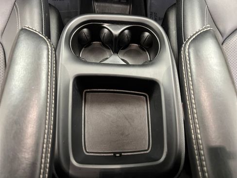 Used 2025 Chrysler Pacifica Select FWD image 48