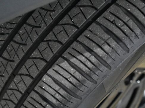 Used 2024 Volkswagen Tiguan SE R-Line image 11