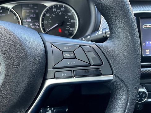 Used 2020 Nissan Kicks S FWD image 11