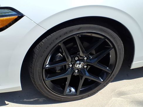 Used 2023 Honda Civic Sport image 13