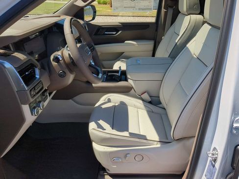 New 2026 GMC Yukon Denali w/ Denali Reserve Package AWD/4WD image 14