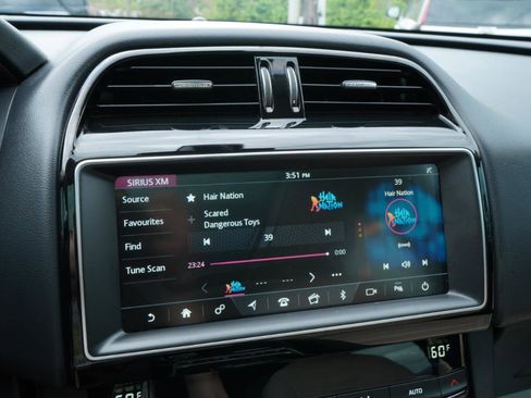 Used 2020 Jaguar F-PACE Premium AWD/4WD image 34