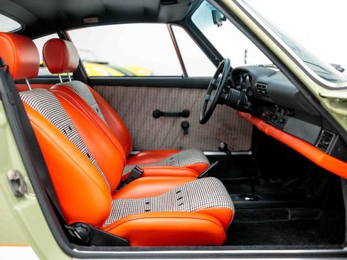 Used 1987 Porsche 911 Carrera RWD image 49