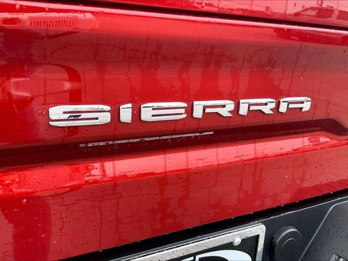 Used 2025 GMC Sierra 1500 AT4 w/ Technology Package AWD/4WD image 29