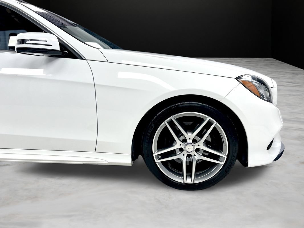 Used 2016 Mercedes-Benz E 400 4MATIC Sedan image 11