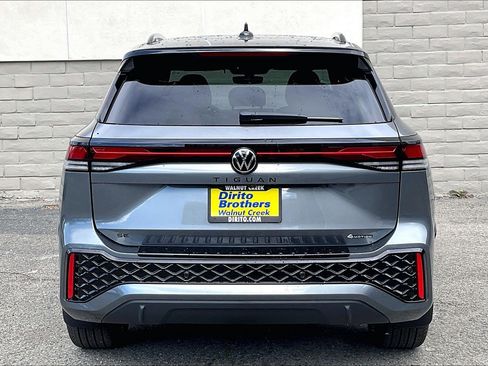 New 2026 Volkswagen Tiguan SE R-Line AWD/4WD image 3