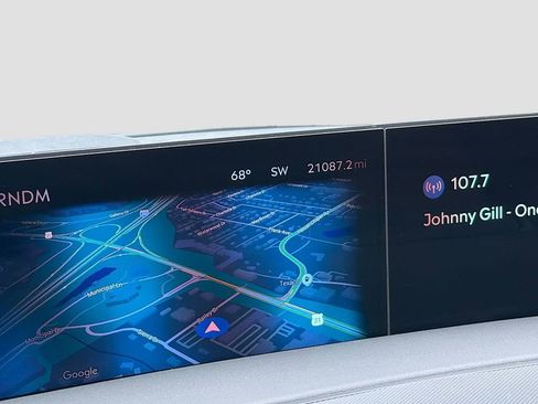 Used 2025 Lincoln Navigator Reserve image 12