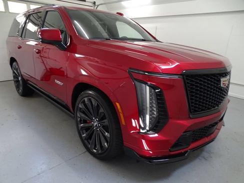 Used 2026 Cadillac Escalade V AWD/4WD image 1