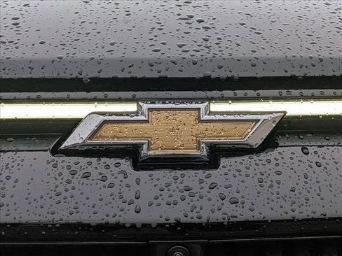 New 2026 Chevrolet Equinox EV LT image 17