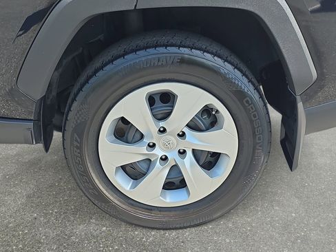 Used 2020 Toyota RAV4 LE w/ All Weather Liner Package FWD image 31