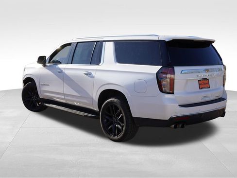 Used 2021 Chevrolet Suburban Premier w/ Premium Package AWD/4WD image 7