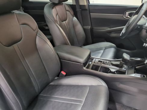 Used 2024 Kia Sorento EX w/ Panoramic Sunroof Package FWD image 10
