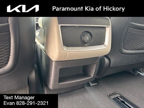 Used 2024 Kia Carnival LX FWD image 17