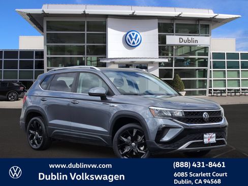 Certified 2023 Volkswagen Taos SE w/ Panoramic Sunroof Package FWD image 1