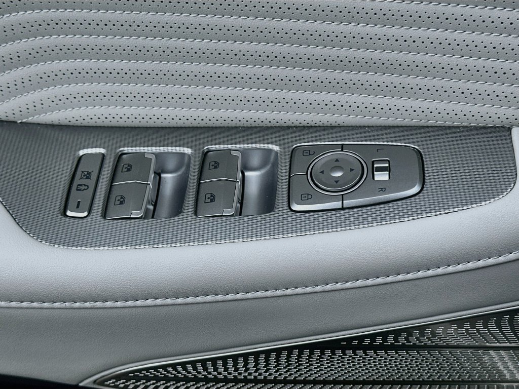 Used 2025 Hyundai Palisade Calligraphy FWD image 18