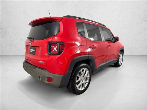 Used 2020 Jeep Renegade Latitude FWD image 3