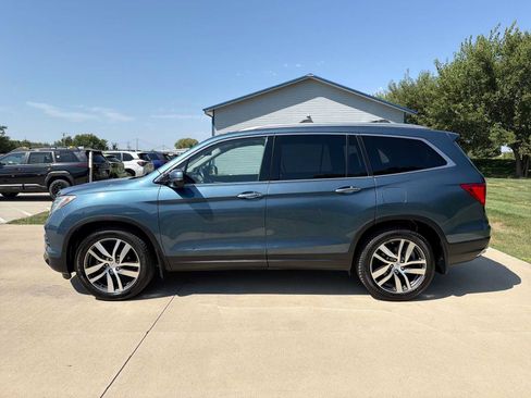 Used 2016 Honda Pilot Touring image 3