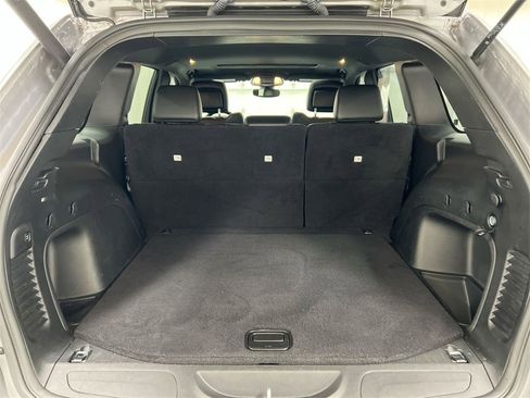 Used 2021 Jeep Grand Cherokee Limited image 25