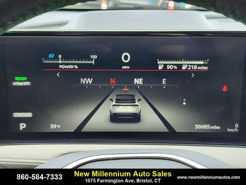 Used 2024 Nissan Ariya AWD image 31