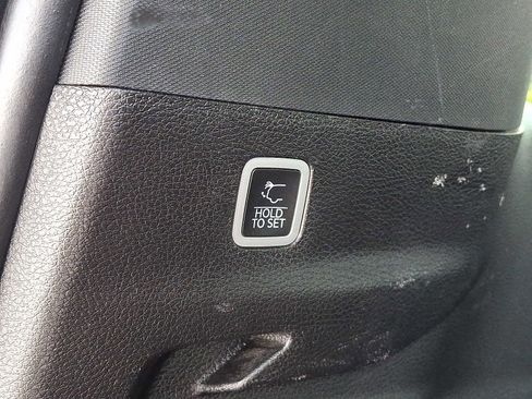 Used 2023 Jeep Wagoneer L Series II image 35