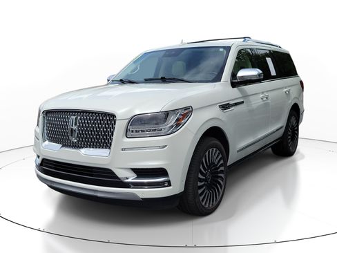 Used 2021 Lincoln Navigator Black Label w/ Cargo Convenience Package AWD/4WD image 3