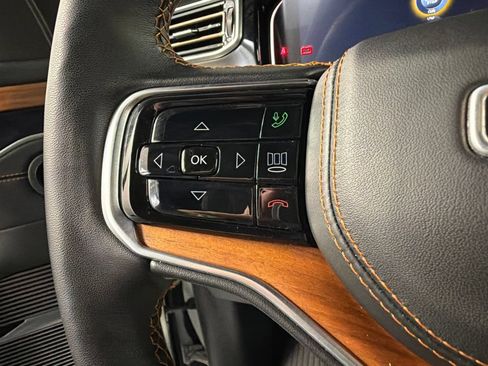 Used 2024 Jeep Grand Wagoneer L Series III AWD/4WD image 19