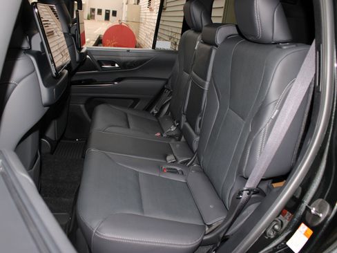 Used 2026 Lexus LX 700h Luxury w/ Appearance Package image 25