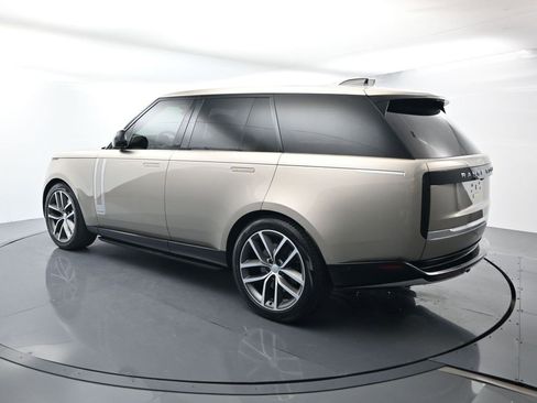 Used 2025 Land Rover Range Rover Autobiography image 3