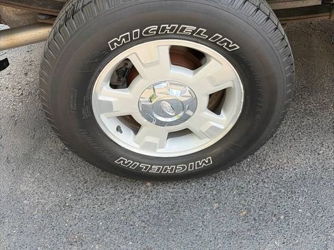 Used 2011 Ford F150 XLT w/ XLT Convenience Pkg AWD/4WD image 8