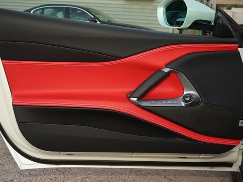 Used 2023 Ferrari 812 GTS image 22