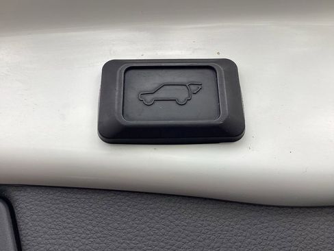 Used 2021 Toyota RAV4 SE w/ Weather & Moonroof Package AWD/4WD image 13