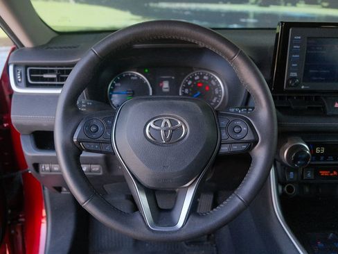 Used 2022 Toyota RAV4 XLE image 15