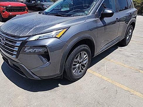 Used 2024 Nissan Rogue S FWD image 2