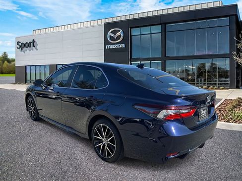 Used 2022 Toyota Camry SE image 5