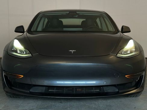 Used 2021 Tesla Model 3 Standard Range Plus image 3