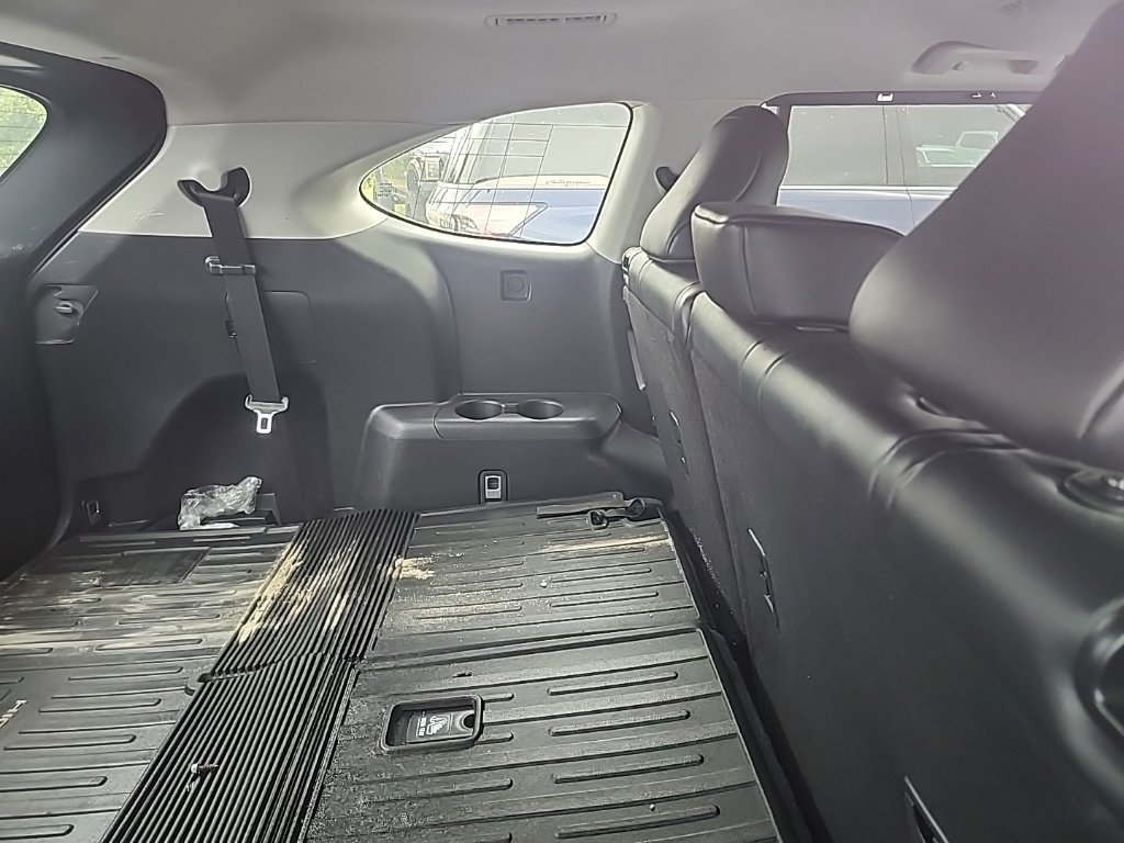 Used 2022 Toyota Highlander XLE AWD/4WD image 18
