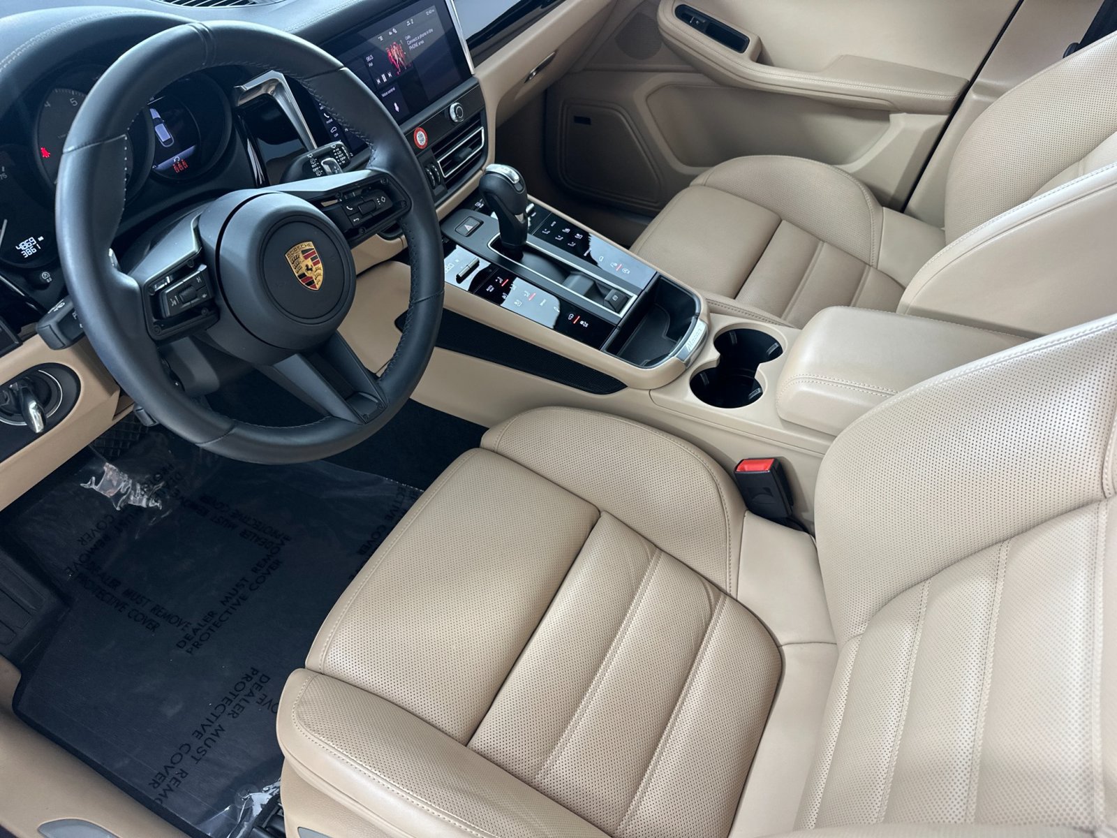 Certified 2026 Porsche Macan S AWD/4WD image 4