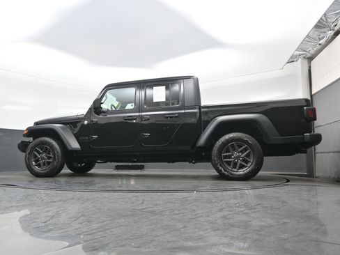 Used 2021 Jeep Gladiator Sport image 24
